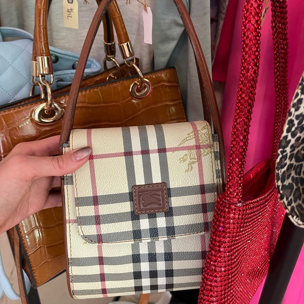 Purses - Picture 4 of 6